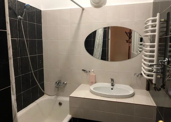 On Svobody Avenue Λβιβ