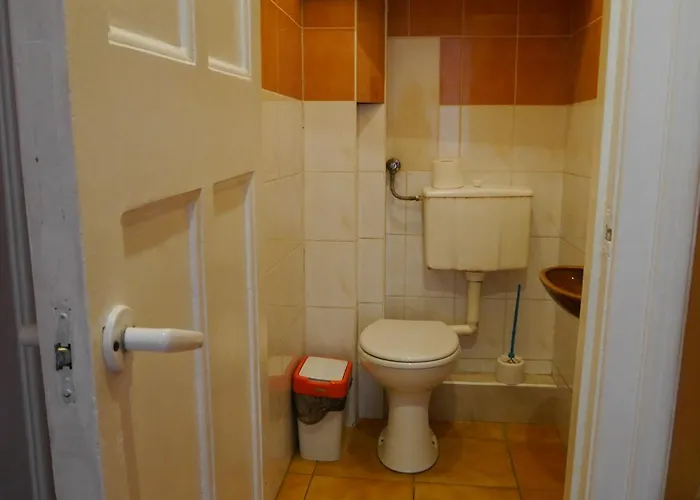 On Svobody Avenue Λβιβ