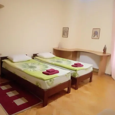 Apartman On Svobody Avenue *