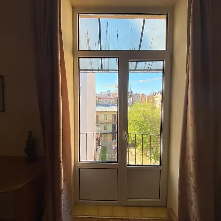 On Svobody Avenue Apartman *