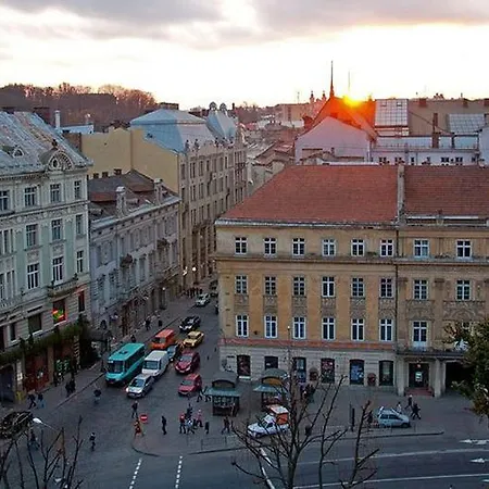 On Svobody Avenue Apartman Lviv